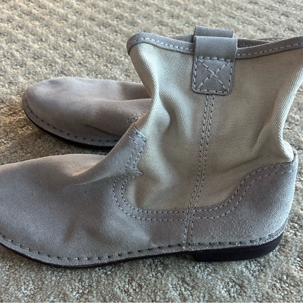 Clark’s -comfy boot